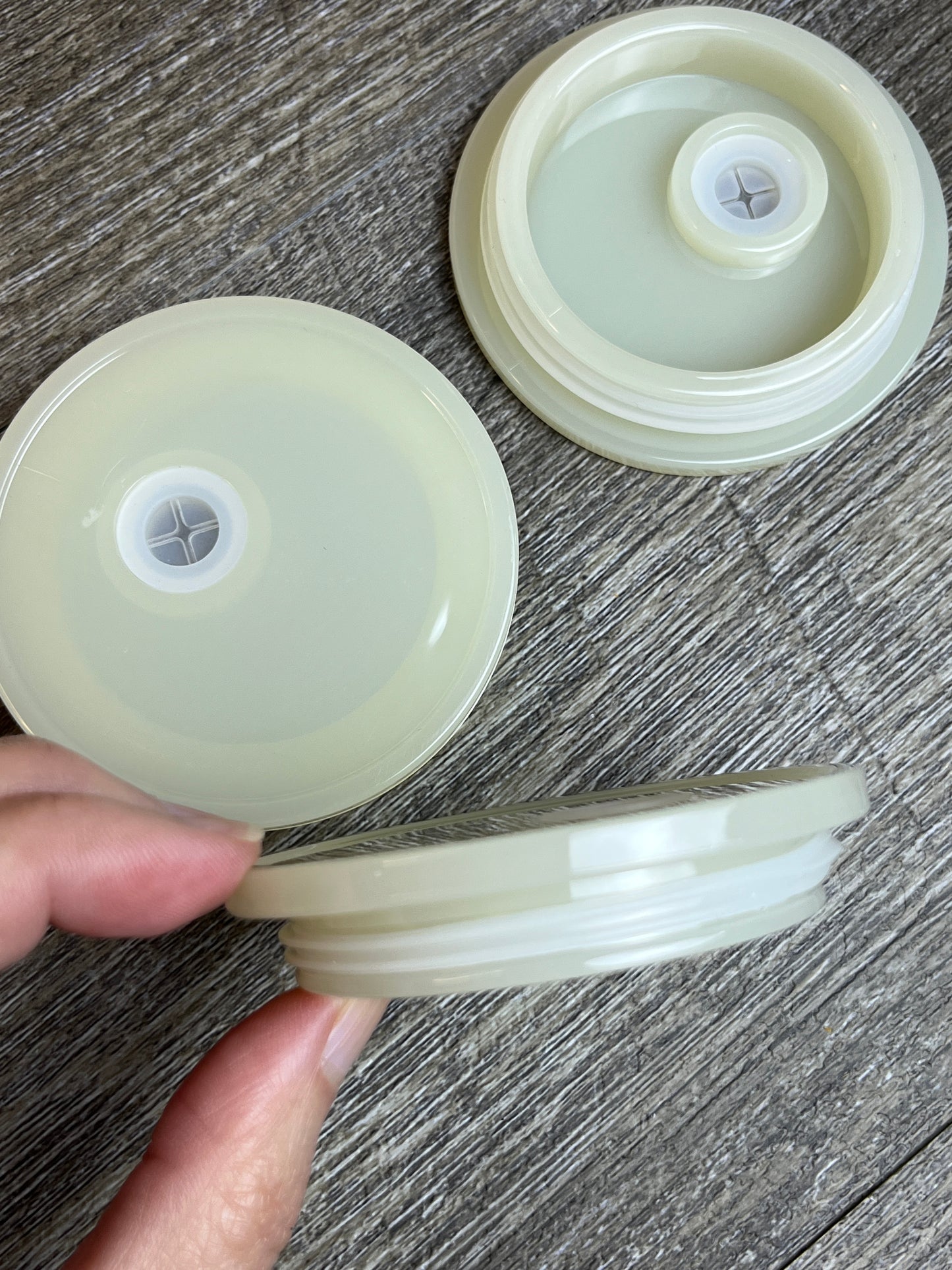 Plastic replacement lid for beer can glasses