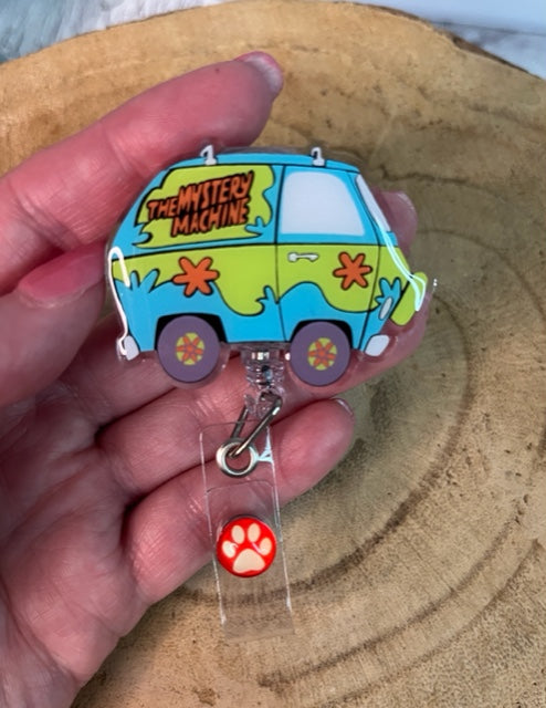 Meddling Kids badge reel and Libbey glass set